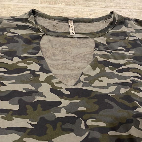 **LAST CHANCE** Distressed Camo Tee - Picture 2 of 2